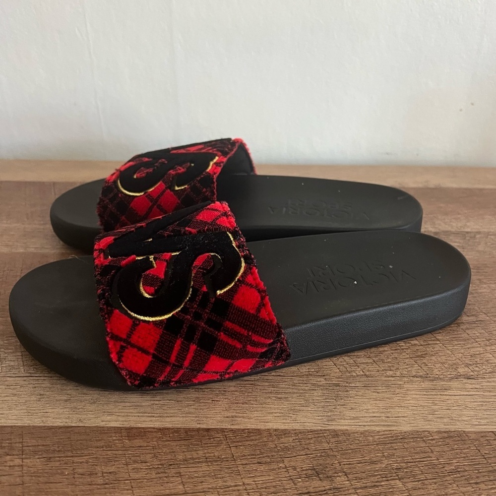 Victoria's Secret Sport Velvet Slide Red Black Plaid Sandals Size Medium - Picture 6 of 9
